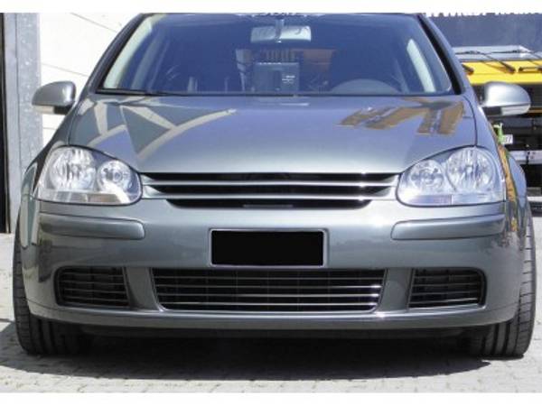 VW Golf 5 Frontgrill Emblemfri ABS